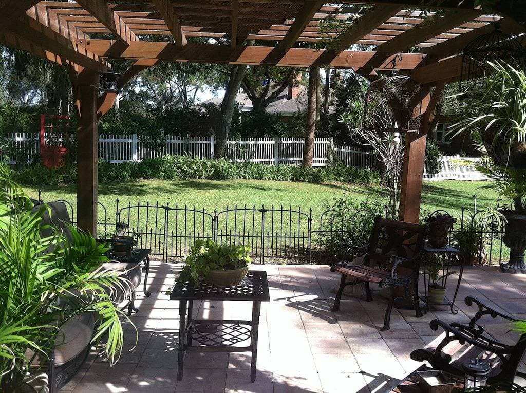Waterfront Cottage Intercoastal Retreat 1