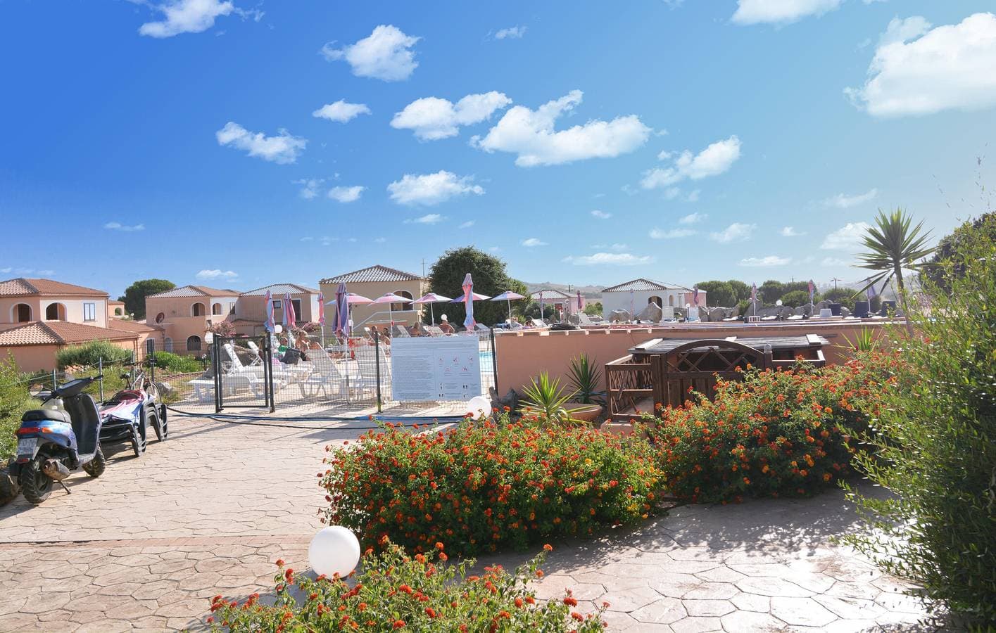 Foto 11 von 22: Appartement am Strand mit Pool und Parkplatz