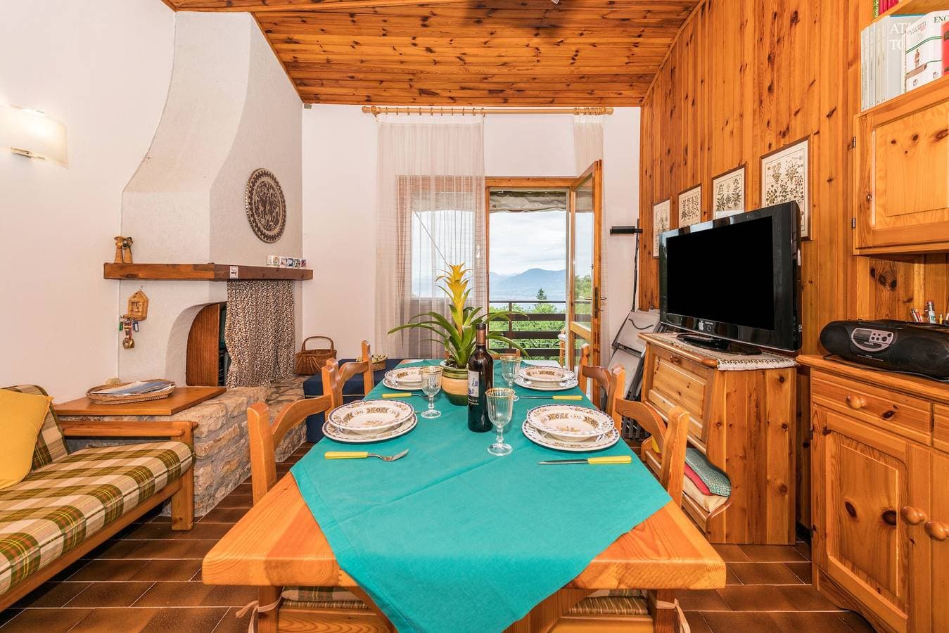 Foto 9 von 25: Gemütliche Ferienwohnung mit Balkon, Seeblick und WLAN; Parkplätze vorhanden, Haustiere erlaubt