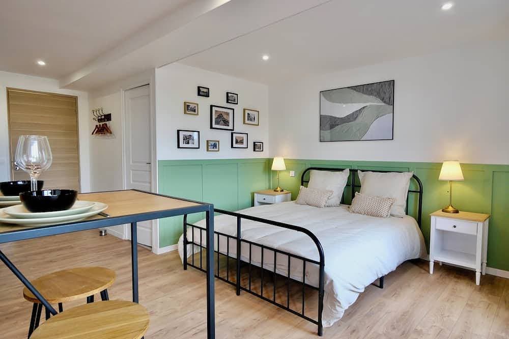 D-Day Suites - carentanlocation.fr: Avallon Downtown, 2 people, 2 minutes from the train station 1