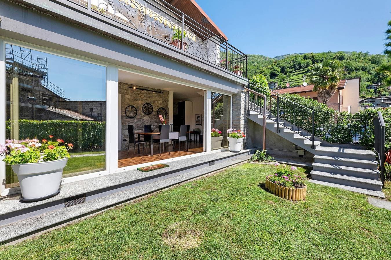 Foto 3 von 26: Aphrodite's Garden – Zentrale und dennoch ruhige Ferienwohnung in Gera Lario