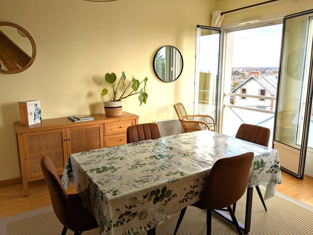 Foto 5 von 27: Two-Bedroom Apartment
