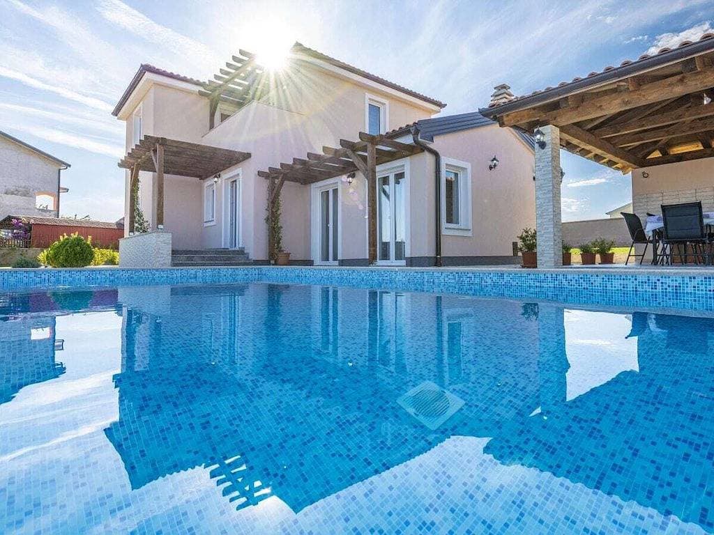 Foto 9 von 42: Villa in Sveti Lovreč mit Schwimmbecken