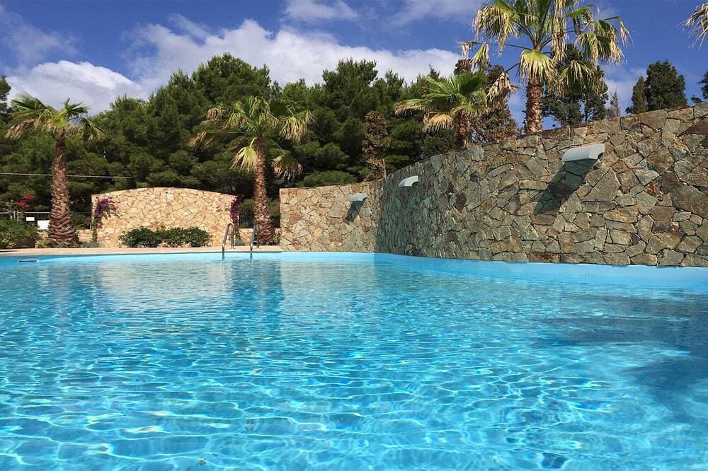 Wohnung in exklusiver Residenz mit Pool 1