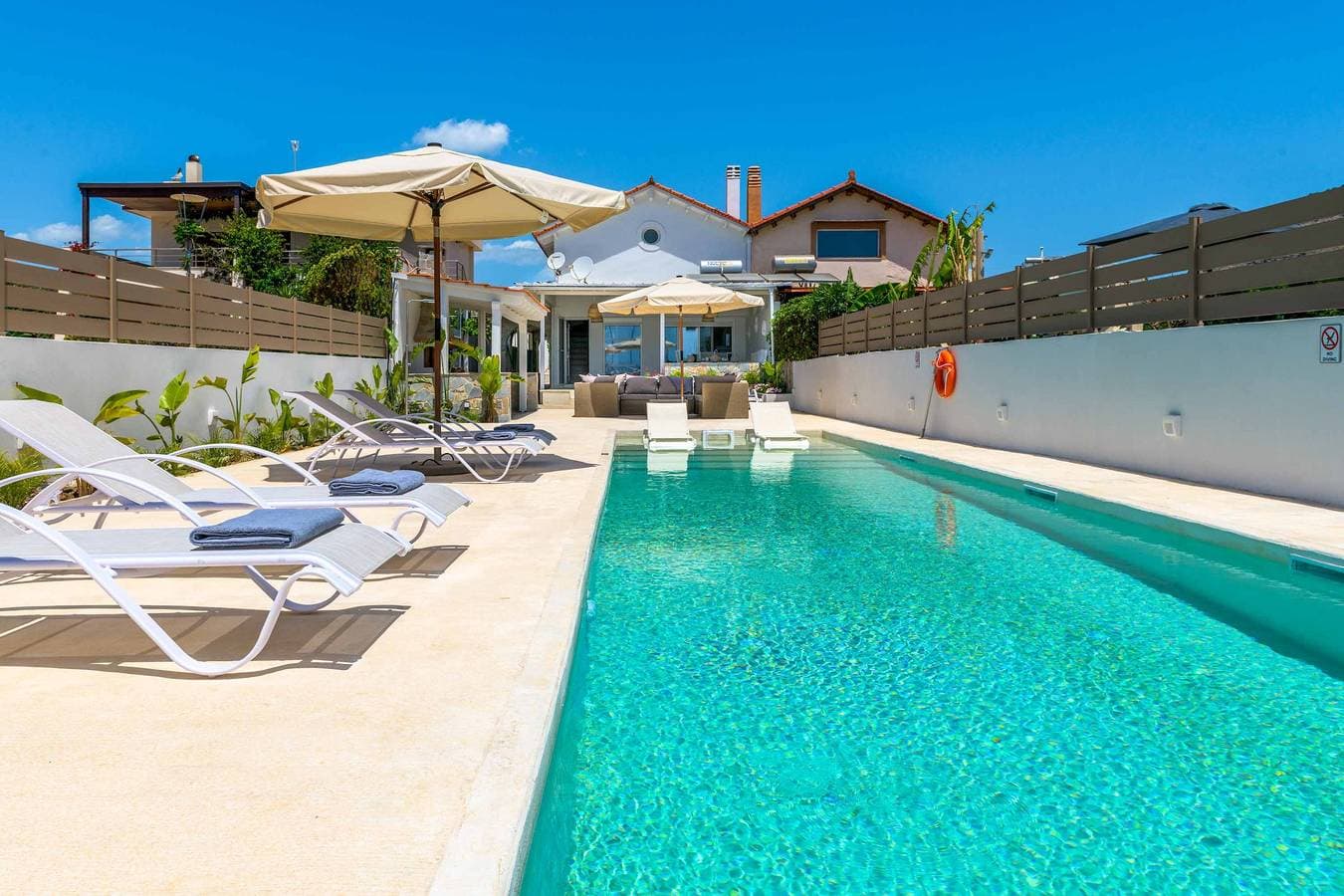 Villa 1