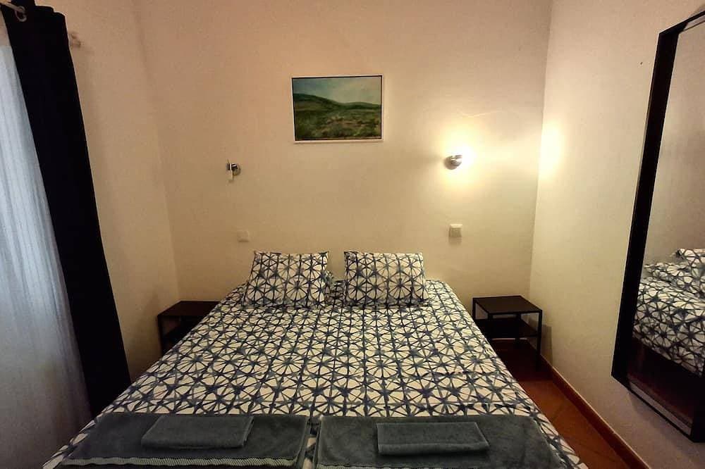 Foto 2 von 20: 2 Schlafzimmer Reihenhaus mit charmantem Garten im historischen Zentrum von Silves