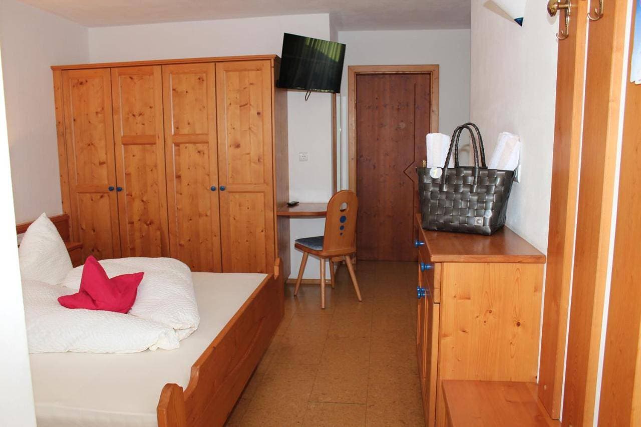 Foto 7 von 12: Large Double Room