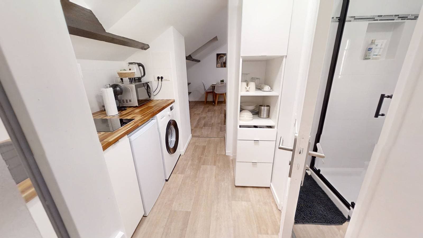 Foto 4 von 33: Appartement 'Isolé Calme Bord De Seine Jardin' mit Balkon und WLAN