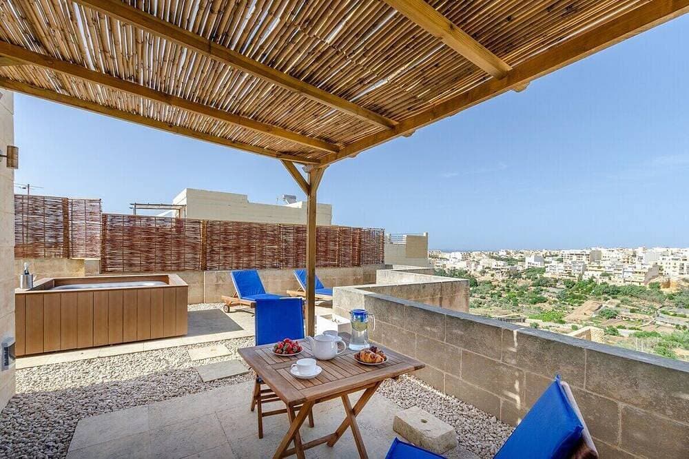 Gozo Ph w/private Rooftop Hot Tub, Terrace + Views 1