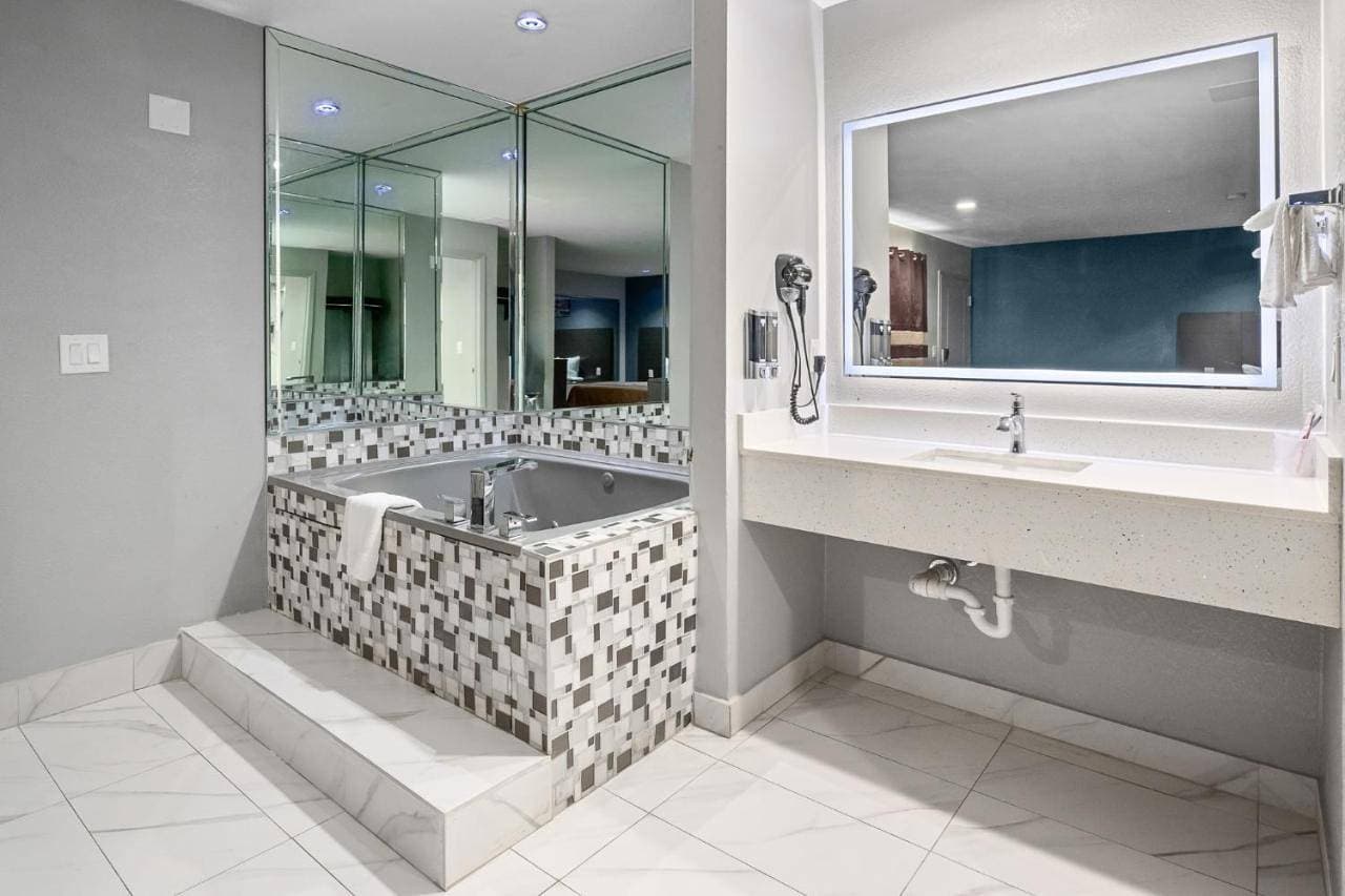 Foto 9 von 13: King Room with Spa Bath