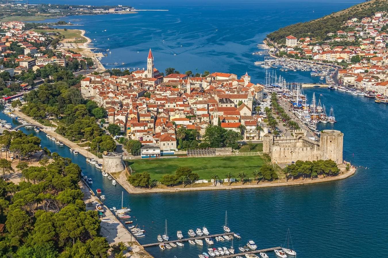 Foto 2 von 23: Ferienwohnung in Trogir mit Meerblick, Balkon, Klimaanlage, W-Lan (5055-1)