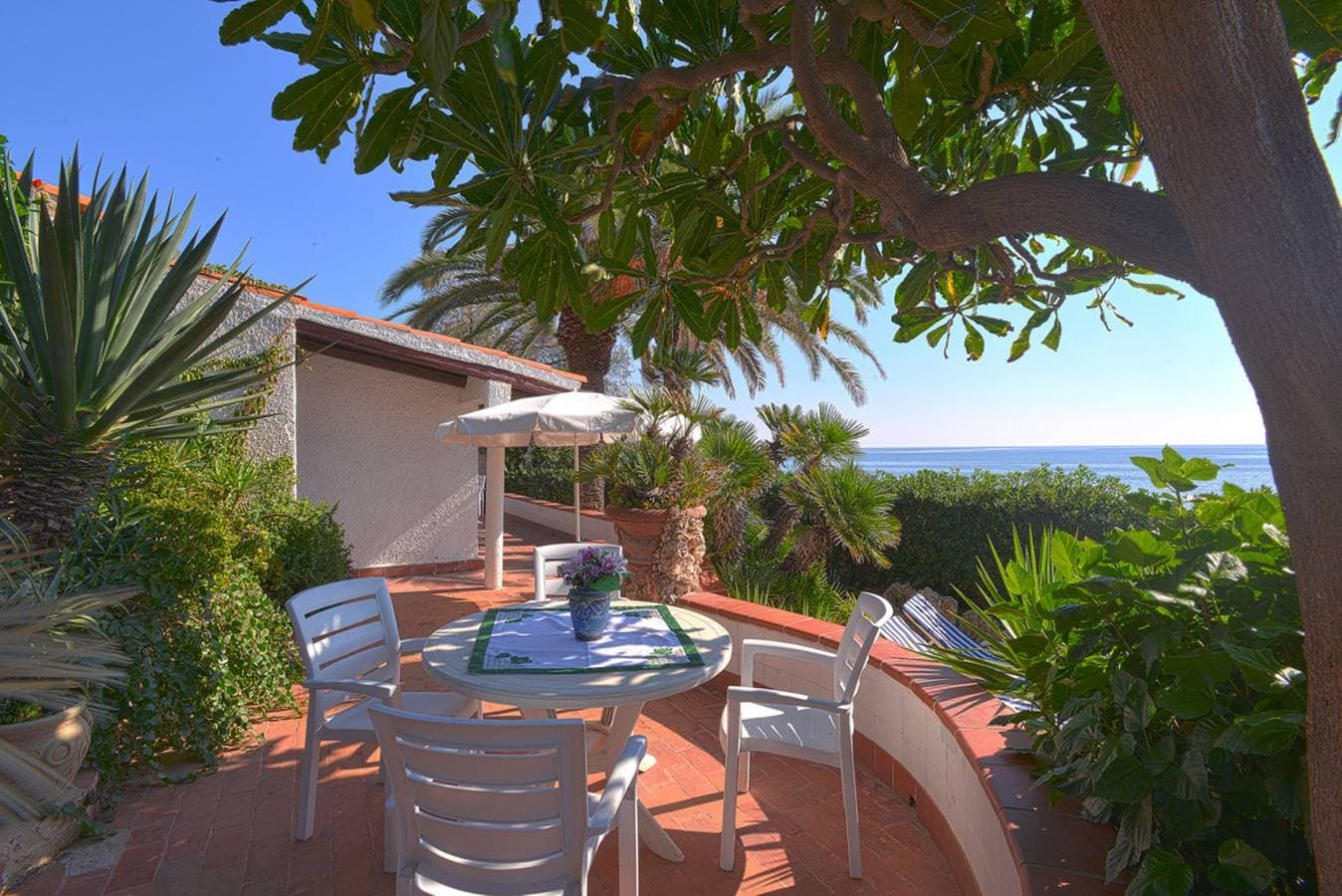 Foto 5 von 45: Ferienhaus für 4 Personen mit Terrasse
