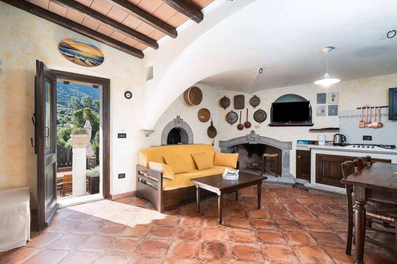 Foto 4 von 26: Ferienhaus 'Bados' mit Bergblick, Pool und Klimaanlage