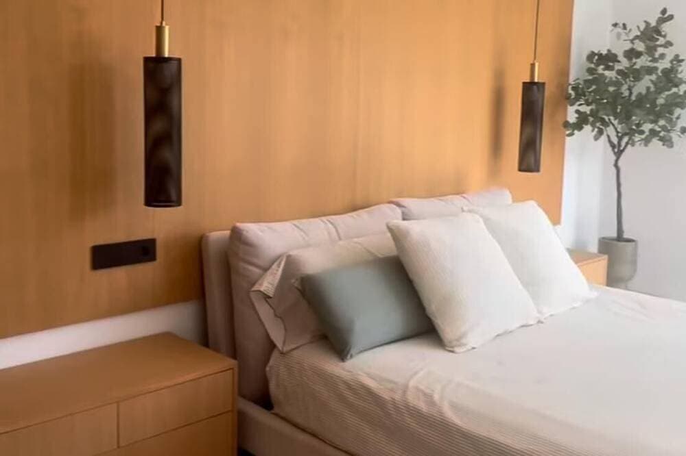 Foto 4 von 30: Ultra-Modern 5-Bed Luxury Chalet with Private Pool & Home Cinema 13 Min To Beach