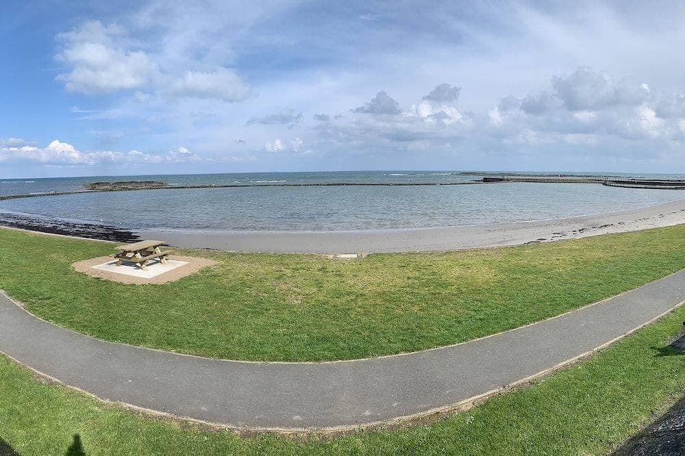 Foto 10 von 14: Lagoon View Cottage, nur wenige Schritte vom Meer entfernt.
