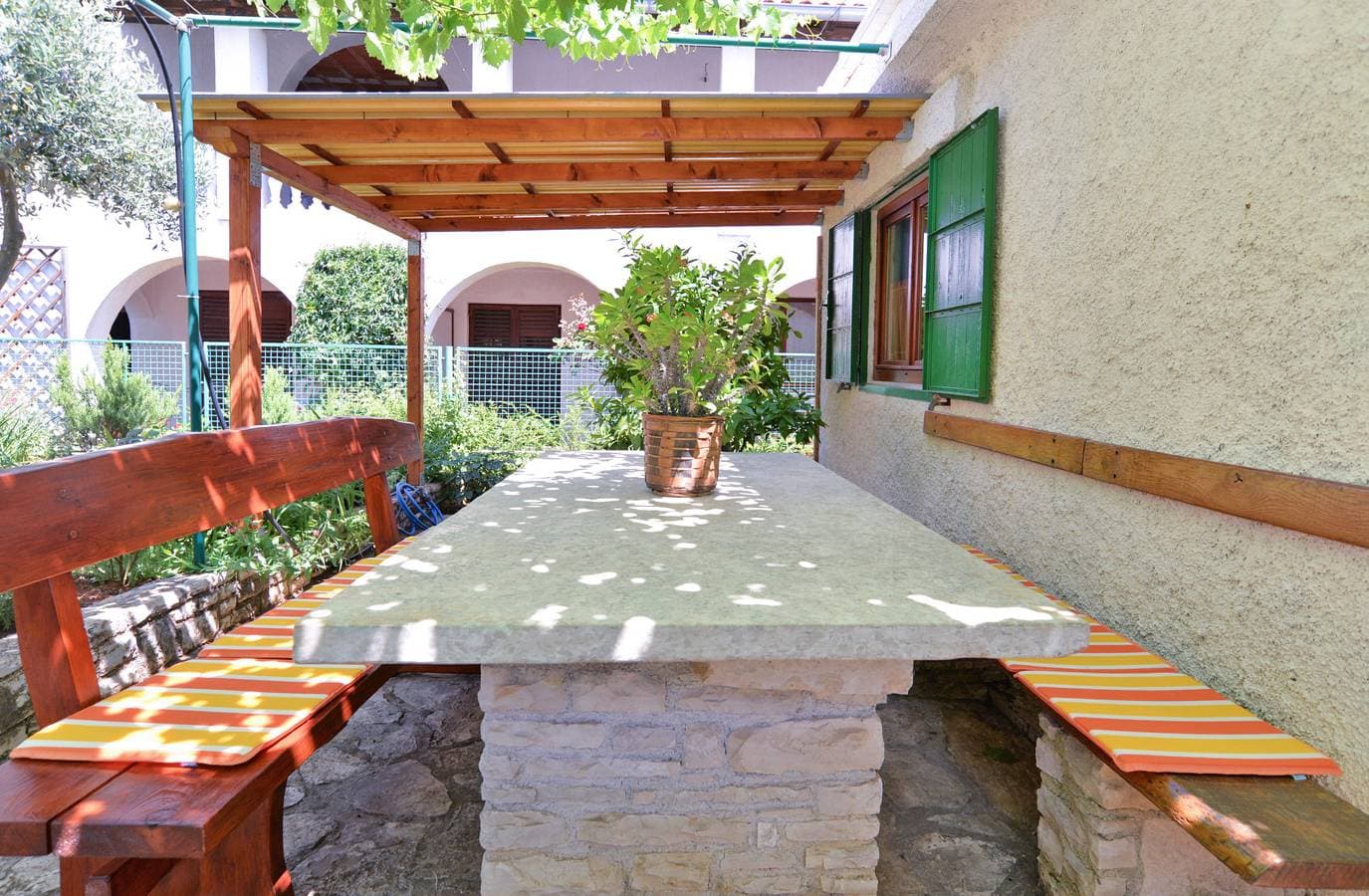 Foto 7 von 33: Ferienwohnung für 3 Personen mit Terrasse
