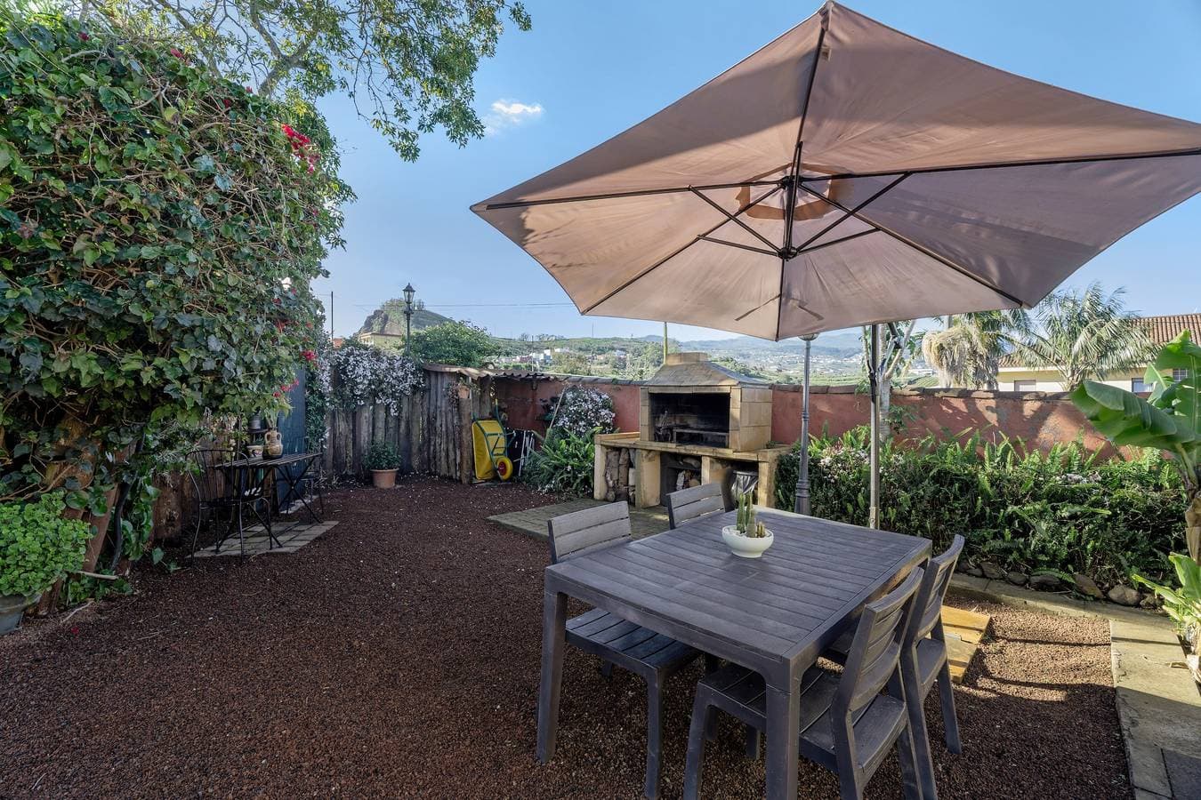 Foto 3 von 37: Ferienhaus 'Casa  Palmera' mit Meerblick, Teideblick und Vulkan-Garten