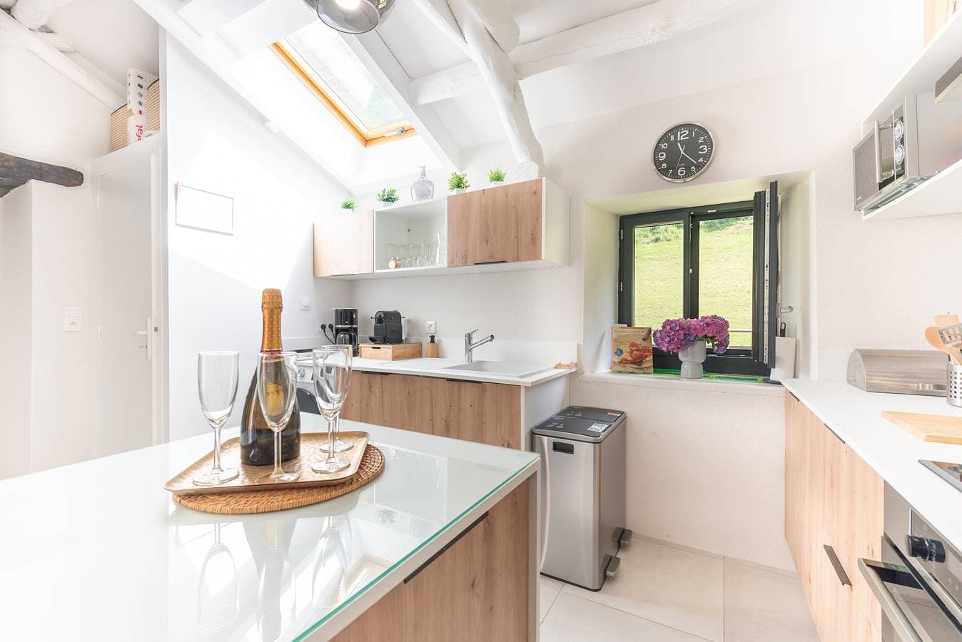 Foto 13 von 45: Ferienhaus 'L'authentik' mit Bergblick, privater Terrasse & Klimaanlage