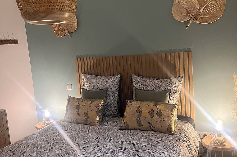 Foto 4 von 10: \"Le meublé\". apartment with unlimited jacuzzi near Mont-Saint-Michel