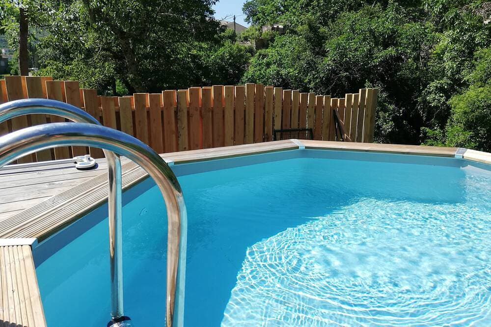 Large apartment 5 minutes' walk from Joyeuse, its shops and famous market. 1