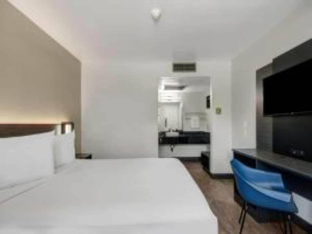 Foto 9 von 16: Ms6 Lompoc | 1 Queensize-Bett | Ada