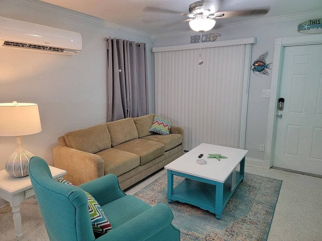 Foto 6 von 38: Walk to town! We Have 8 Units Available! Unit #4