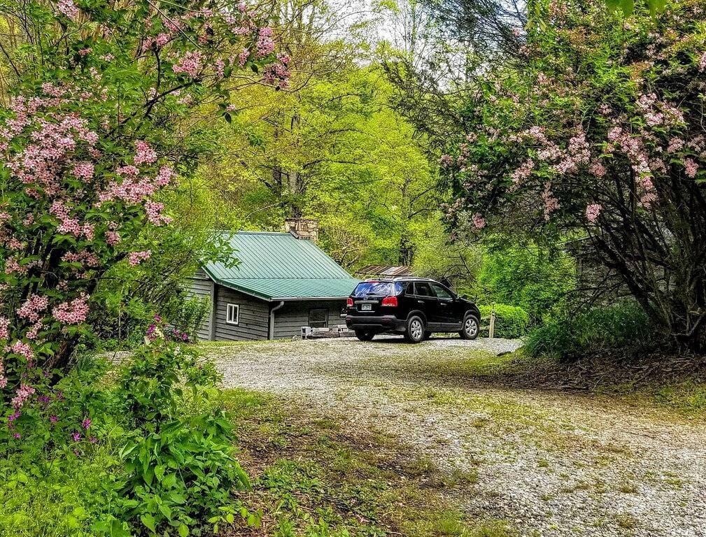 Foto 13 von 42: Urig, friedlich und Creekside!  Alarka friedliche Nebenfluss-Kabine - Bryson City