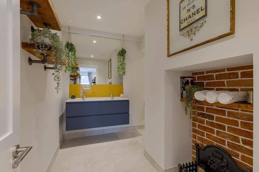 Foto 8 von 30: Luxury Apartment in 18th century listed Hotel conversion