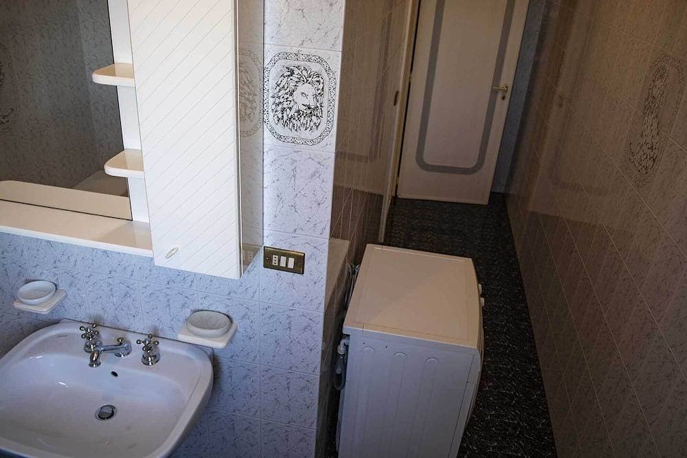 Foto 6 von 24: Hübsche Zwei-Zimmer-Wohnung mit möblierter Terrasse