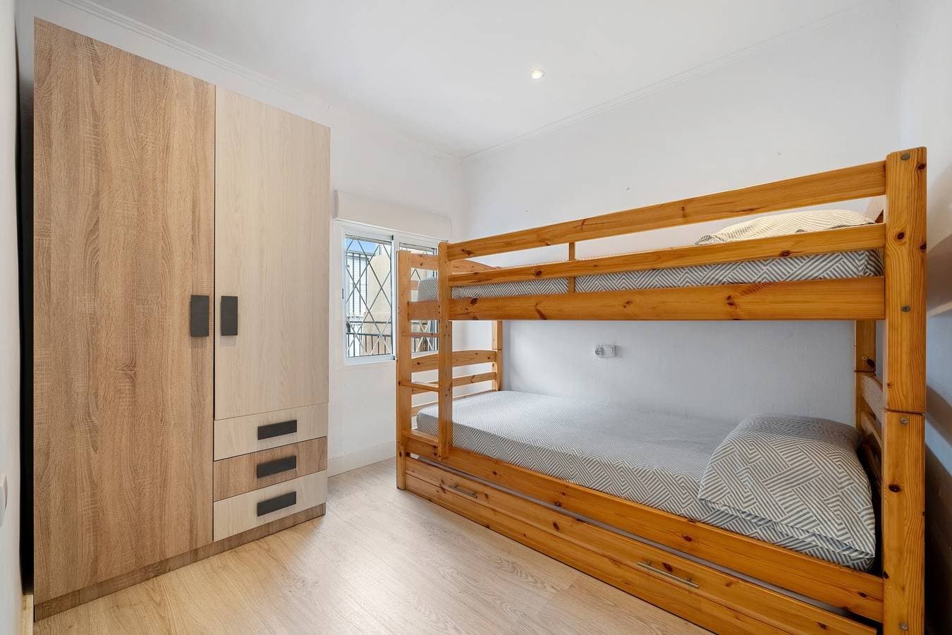 Foto 11 von 15: Ferienwohnung 'Petit Salou' mit Balkon, WLAN und Klimaanlage