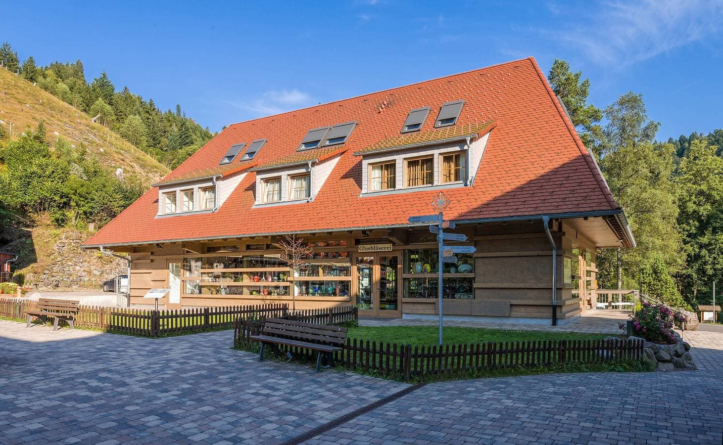 Foto 4 von 12: Hotel Hofgut Sternen - Standard Doppelzimmer GlasHaus Twin