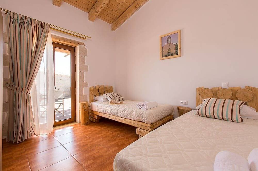 Foto 4 von 21: Chainteris Villa II, with Private Pool & Vast Views