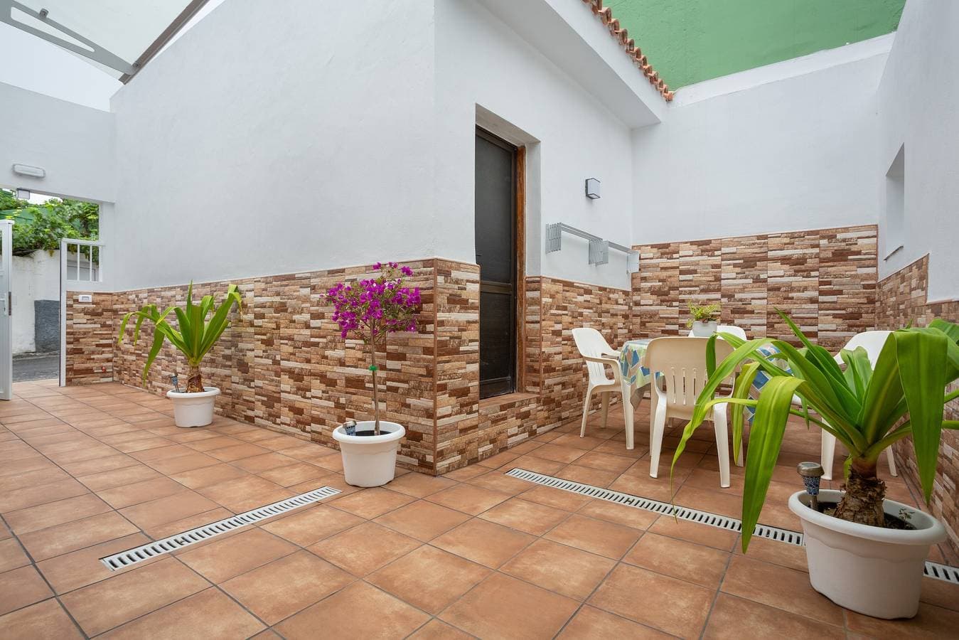 Foto 4 von 29: Ferienhaus 'Los Abuelos 2 Icod' mit Bergblick, Gemeinschaftsterrasse und WLAN
