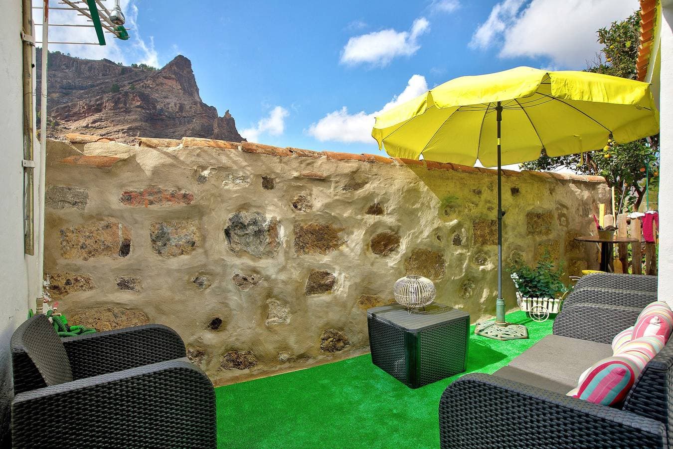 Foto 2 von 24: Ferienhaus "Casa del Callejón" mit Bergblick, Terrasse und Außendusche