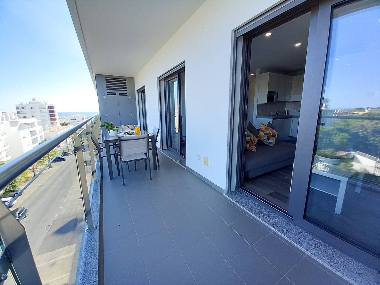 Foto 4 von 30: T1 AForte Novo,A/C,Estac, Wifi,Praia