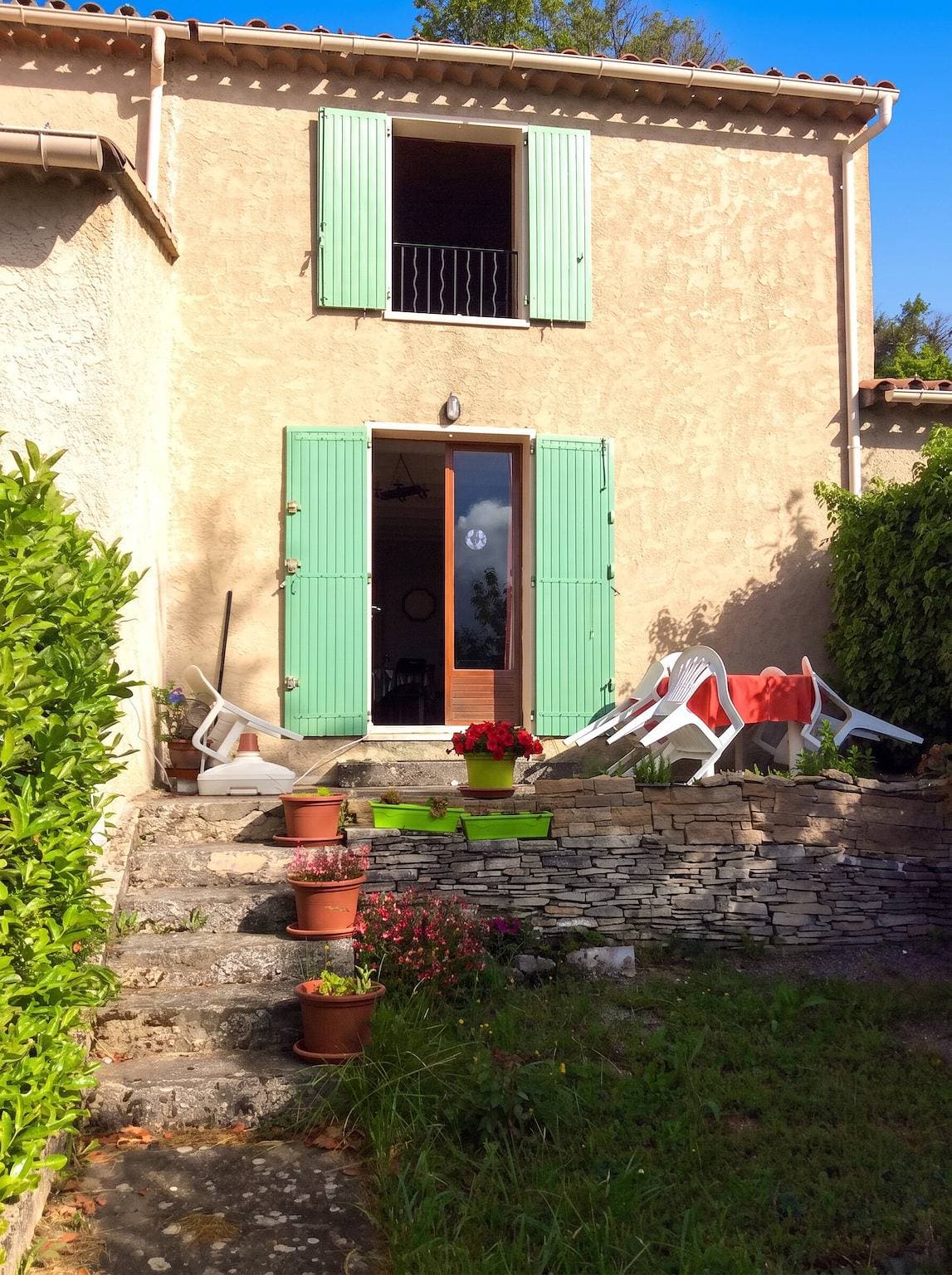Foto 7 von 61: Charmantes Haus in Vachères mit Bergblick