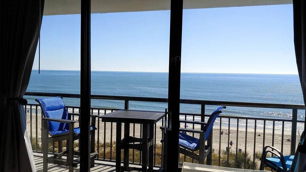 Foto 6 von 50: Beautiful Clean Modern Direct Oceanfront Unit With Amazing Views