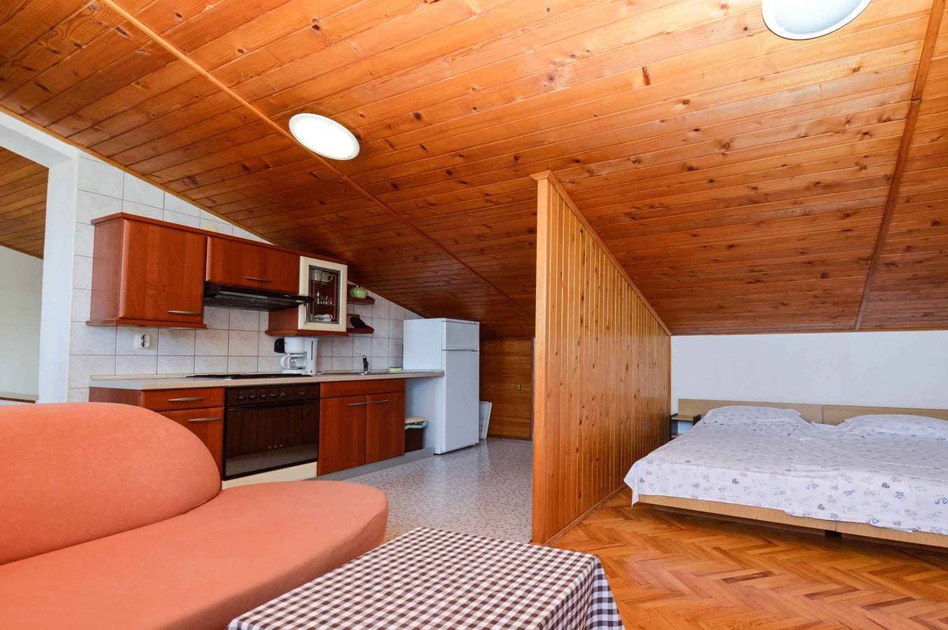 Foto 10 von 24: Ferienwohnung mit Klimaanlage und Balkon
