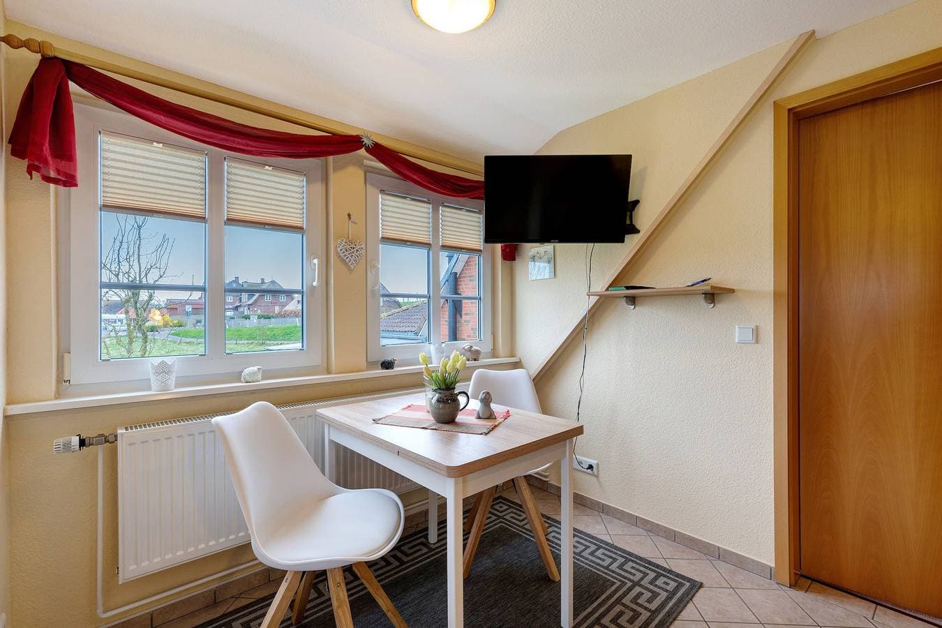Foto 4 von 25: Ferienwohnung 'Ebbe Und Flut' mit Gemeinschaftsgarten und Balkon