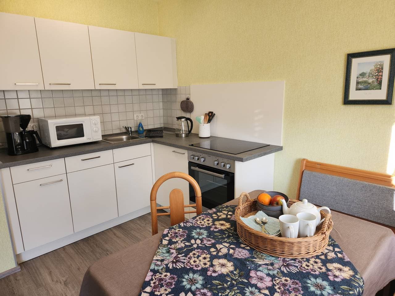 Foto 6 von 35: Ferienwohnung 'Scheurebe' mit privatem Balkon, Gemeinschaftsterrasse und Gemeinschaftsgarten