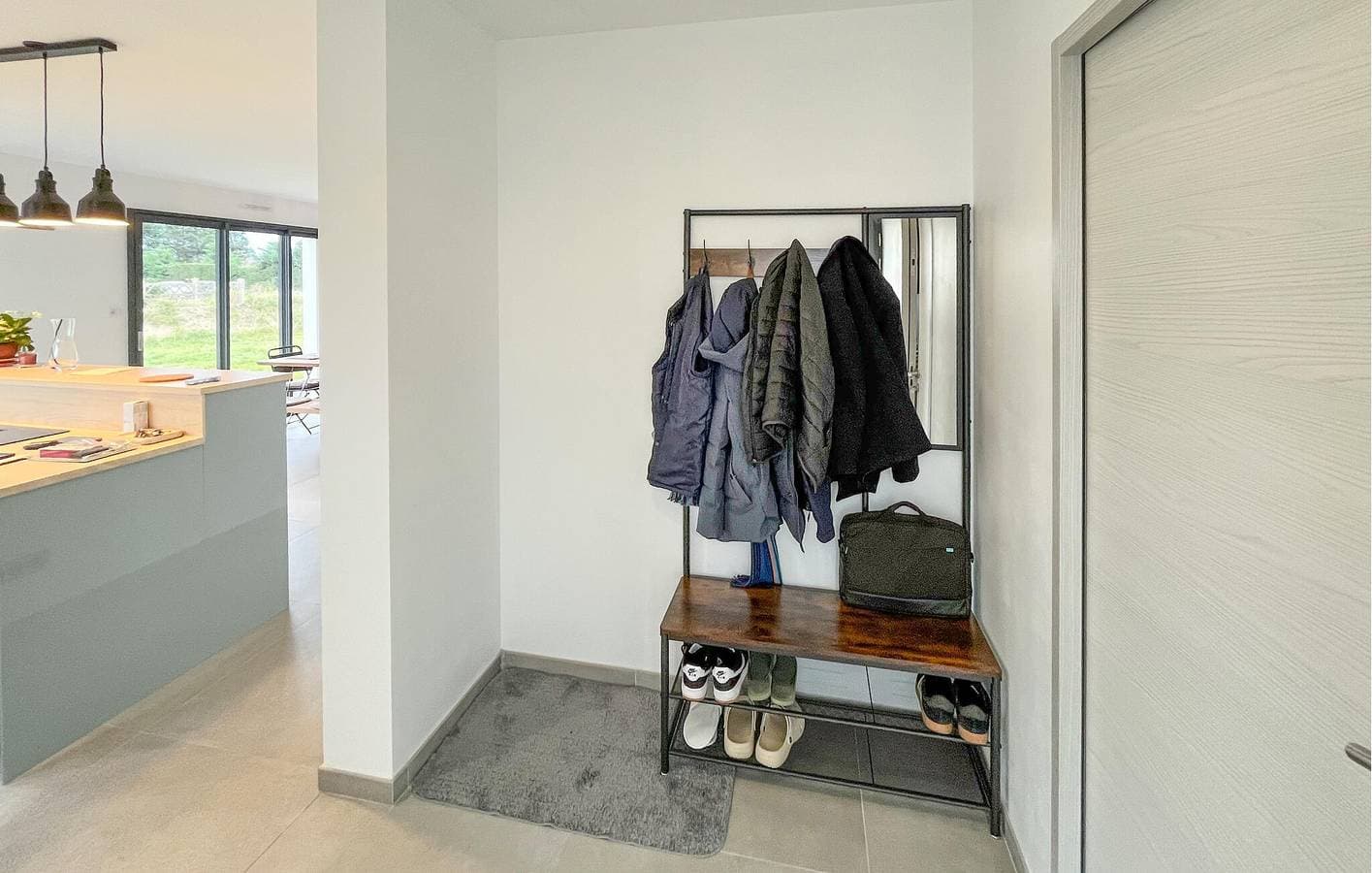 Foto 10 von 17: Modernes Strandapartment mit Parkplatz und Garten