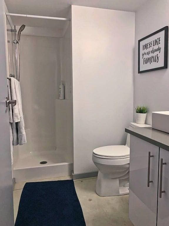 Foto 10 von 15: Neue moderne 2 Bdr 2 1/2 Br 1500sq / ft Luxus-Eigentumswohnung in Osborne Village !!!