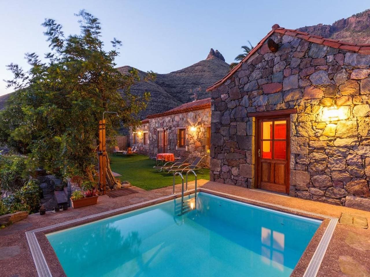 Komfortables Ferienhaus mit privatem Pool und id 1
