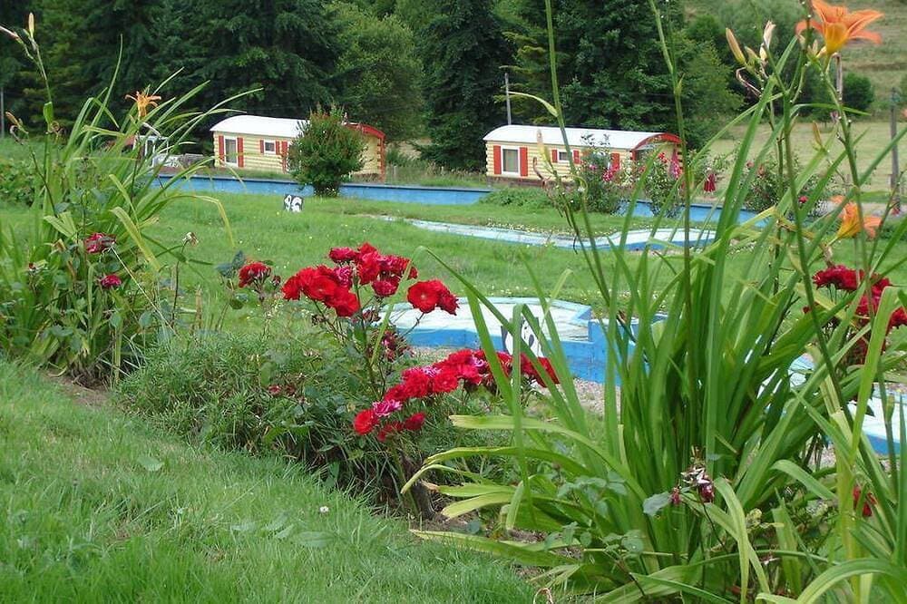 Rental of comfortable trailers for 4 people at Devalparc leisure park 1