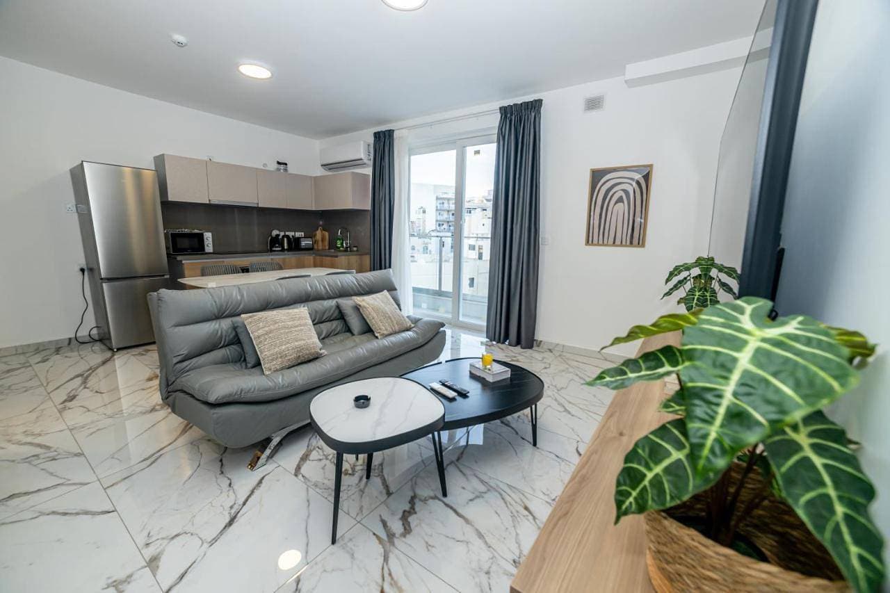 New, Stylish and Modern 1BR Apartment - by HostMT 1