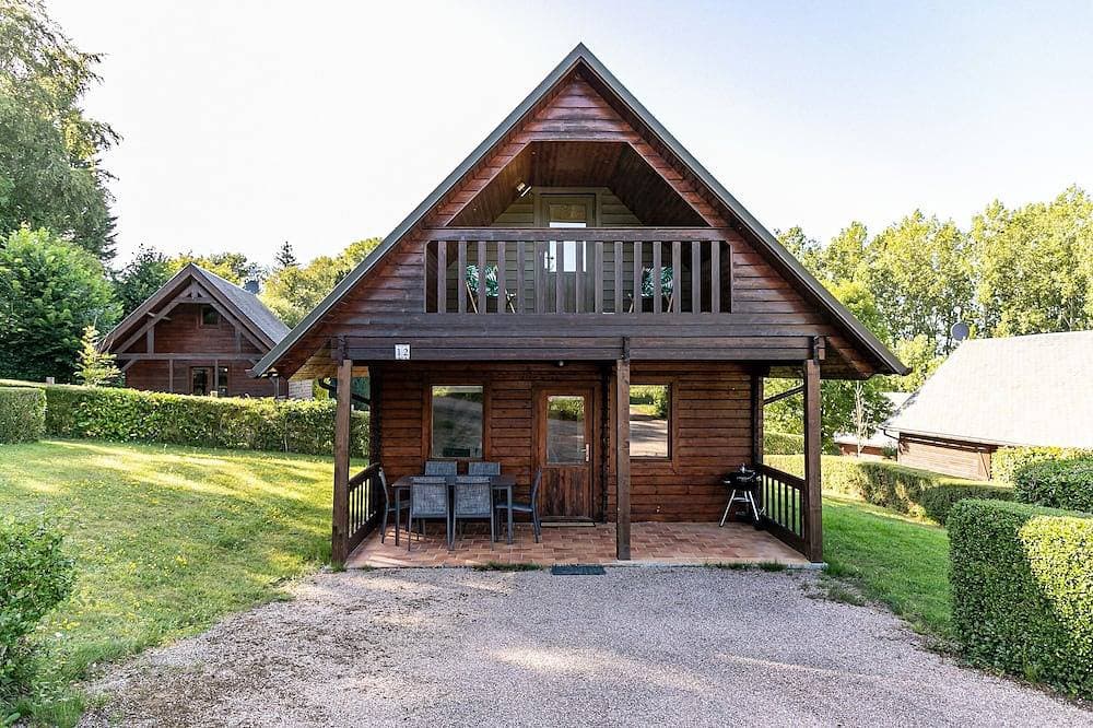 Chalet „Domaine de Guillaume“ für 5 Personen mit Pool, Terrasse und WLAN 1