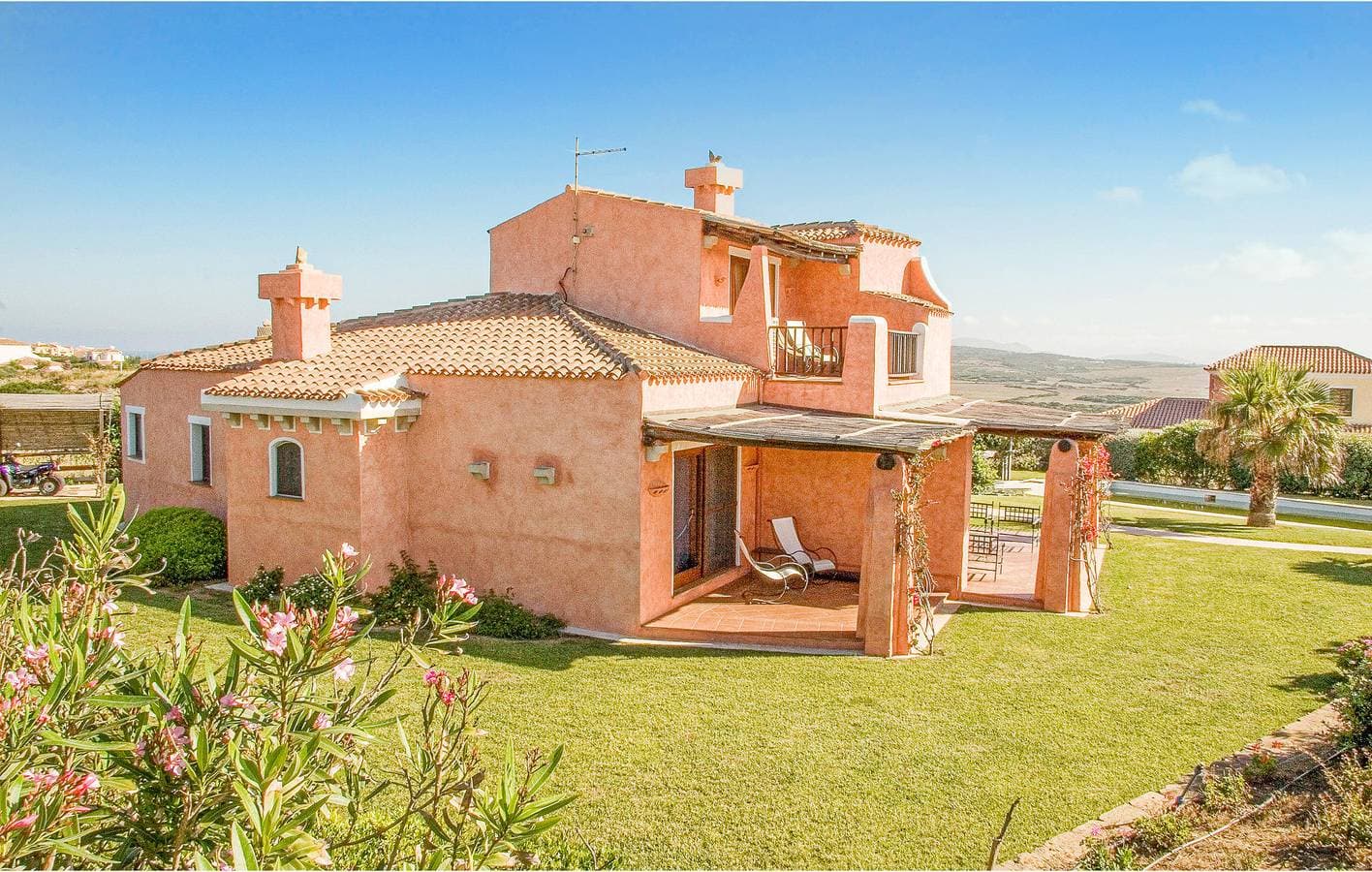 Appartement am Strand mit Pool und Kochnische 1