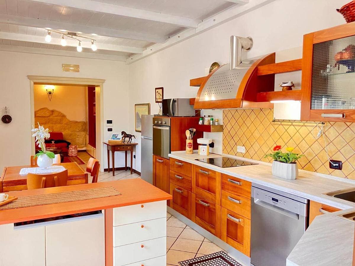Splendido appartamento tra mare e storia 1